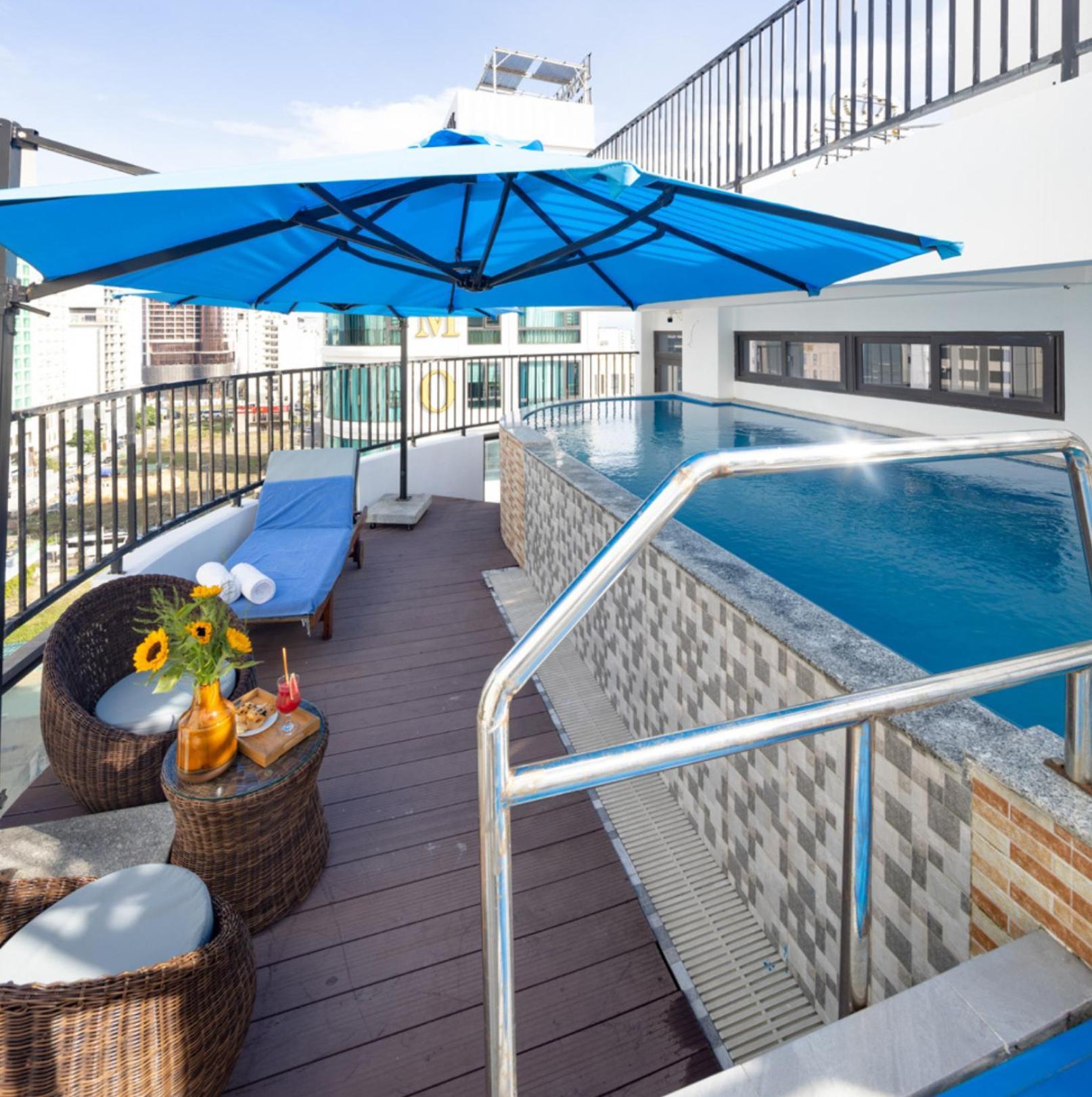 Minh Chau Premium Hotel Danang Exterior photo